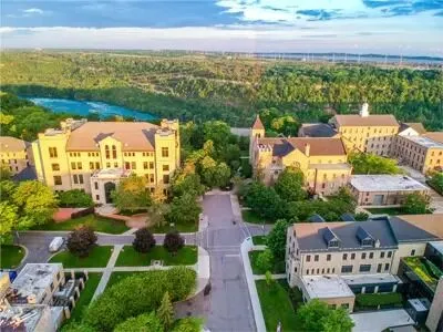Aerial view of the 51ԹϺ Campus